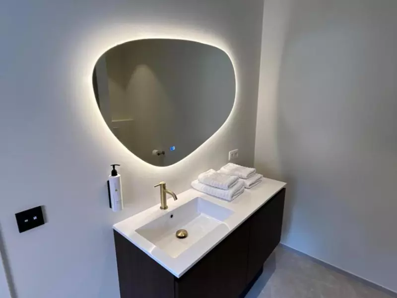 Double Room - Image 7